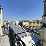 Bright Apartment In The 10Th Arrondissement